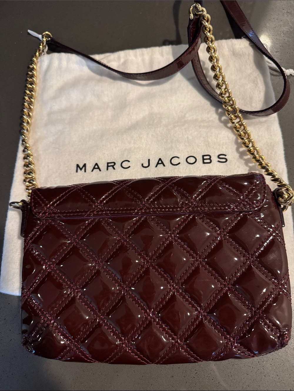 Marc Jacobs Quilted Patent Crossbody in Burgundy with Gold Hardware - Picture 4 of 6